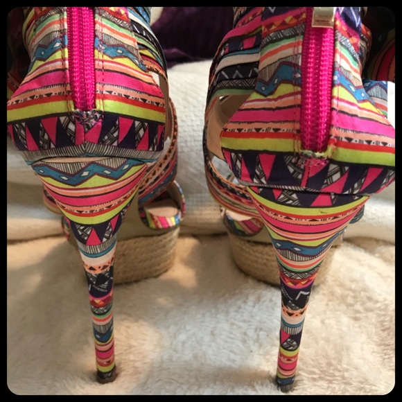 ZIGI SOHO Platform Heels - Picture 6 of 8